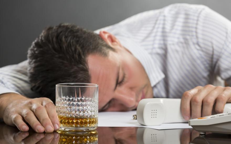В Кургане сотрудники стали меньше выпивать на работе