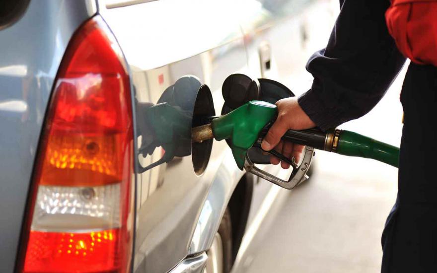 В Кургане с начала 2016 года отмечено снижение цен на бензин