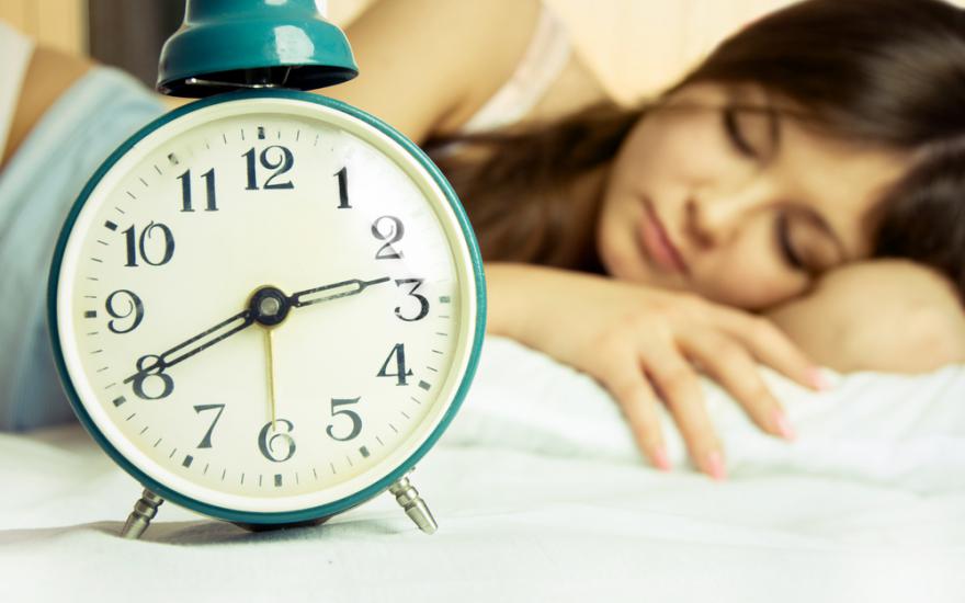 Сон более восьми часов в сутки увеличивает риск инсульта