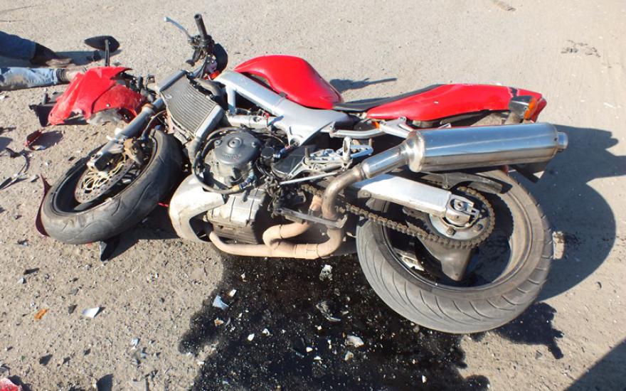 В Кургане мотоциклист погиб от столкновения с иномаркой