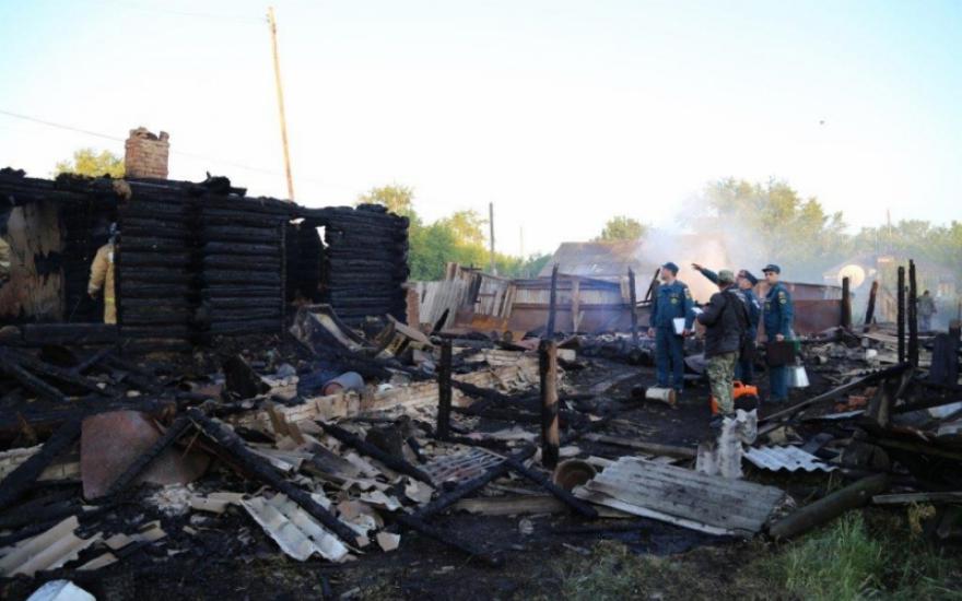В Курганской области в пожаре погибли двое детей
