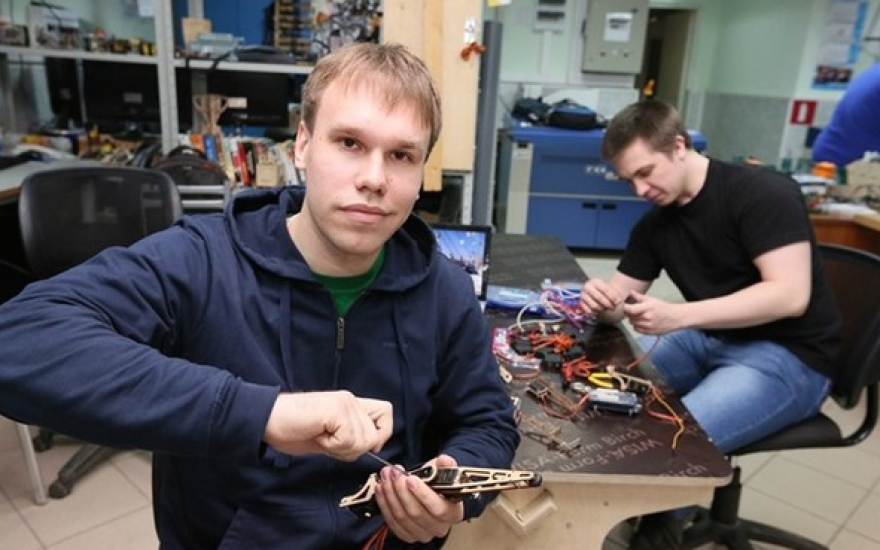 Томские студенты создали робота-паука для разведчиков и спасателей