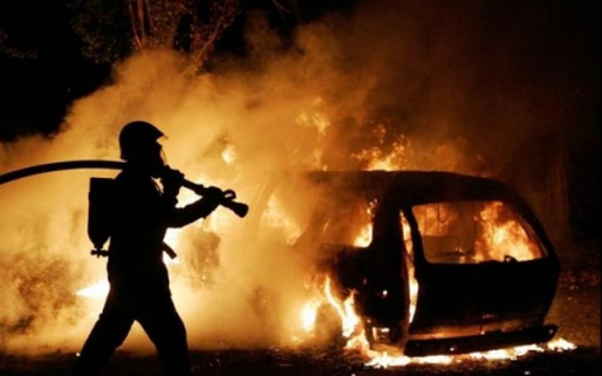 В Зауралье трое мужчин погибли в горящем автомобиле