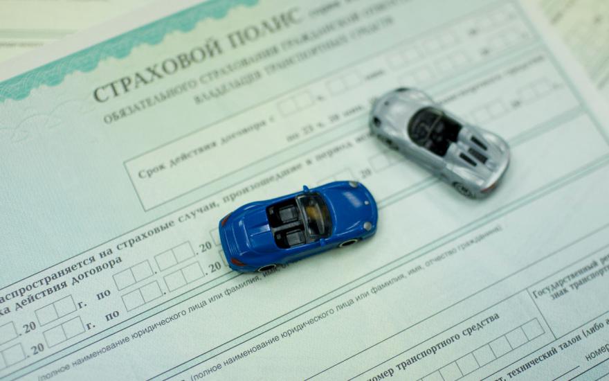 В России страховщиков обязали продавать электронные полисы ОСАГО с 2017 года