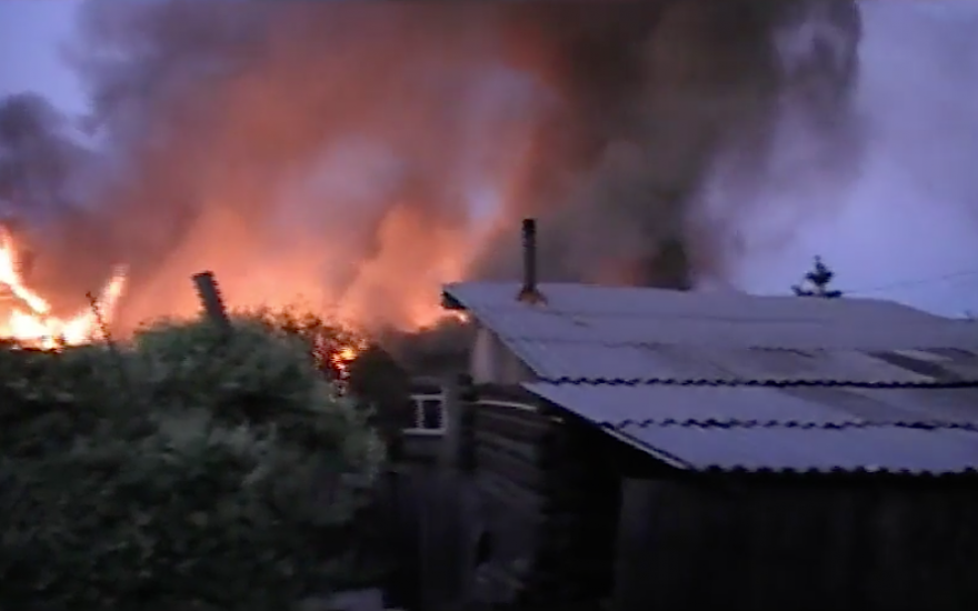 В Кургане сгорело два дома.