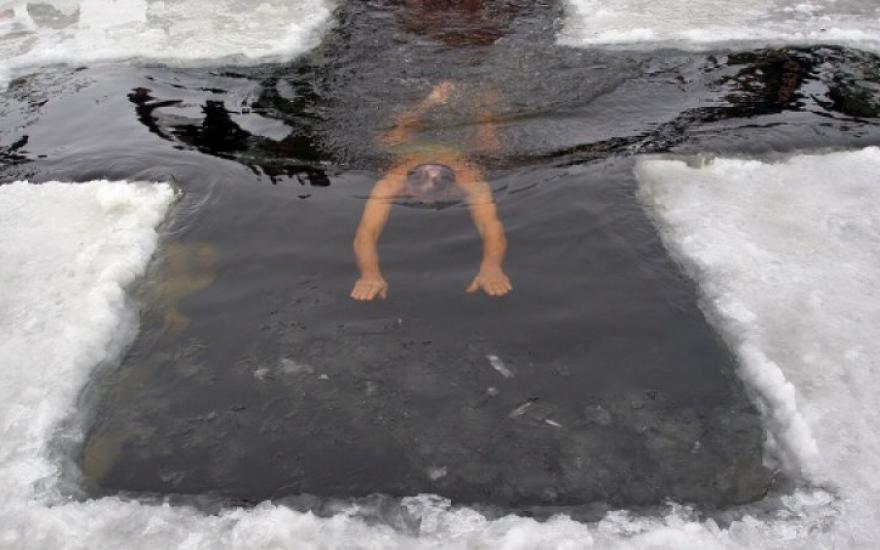 В Шадринске в Крещение традиционное купание заменят обливанием