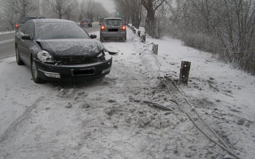 Авария на шоссе Тюнина: водителя подвели самоуверенность и свежий снег