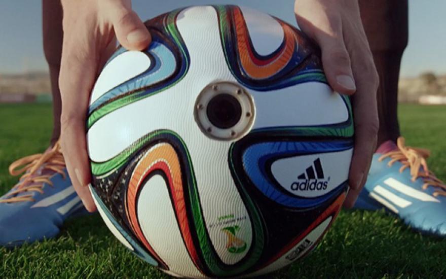 Чемпионат мира по футболу в Бразилии будут снимать видеокамеры, встроенные в футбольный мяч