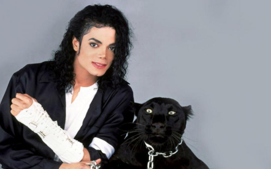 Сегодня состоялась премьера видеоклипа на песню A Place With No Name с посмертного альбома Майкла Джексона