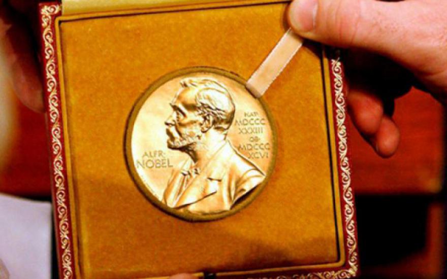 Нобелевскую премию по физике получили японские ученые