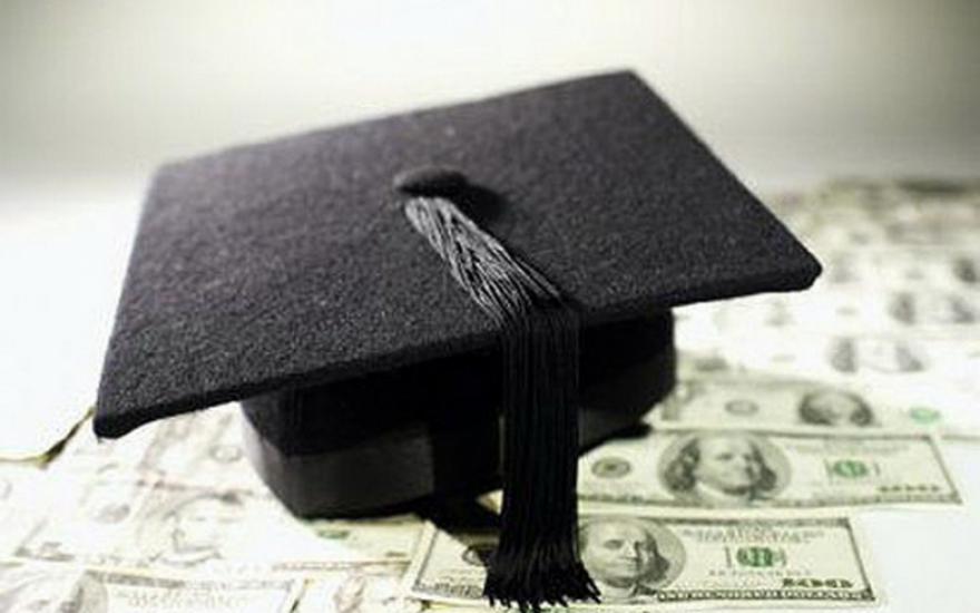 Хорошисты и отличники больше не будут платить за высшее образование