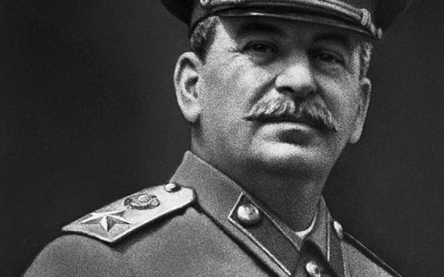 «Левада-центр»: большинство россиян считает, что Иосиф Сталин сыграл положительную роль в жизни страны
