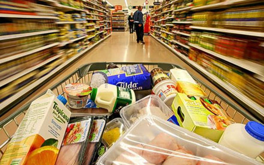 За год цены на продукты в России выросли на 23%. Больше всего подорожали фрукты и овощи
