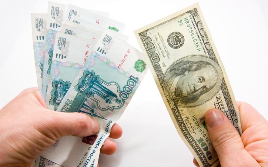 Курс доллара опустился до 60 рублей, евро - до 65 рублей