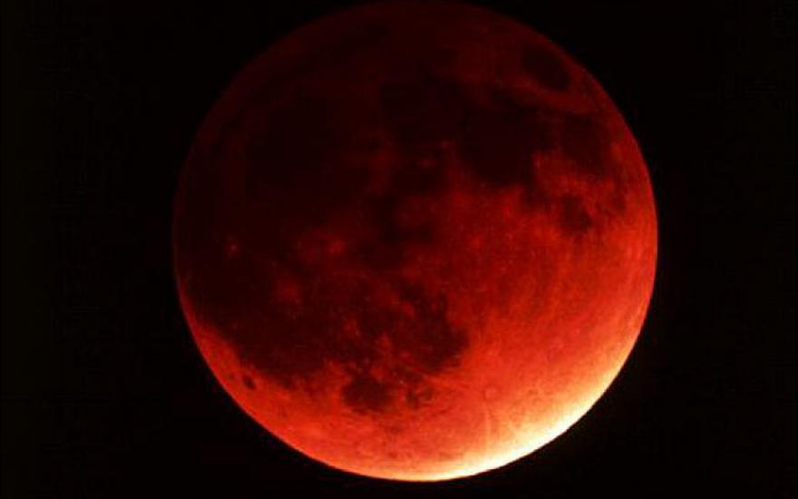 В этом году жители Земли смогут увидеть два лунных затмения
