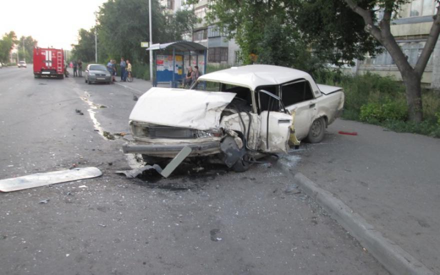 В Кургане пьяный водитель выехал на «встречку» и врезался в два автомобиля