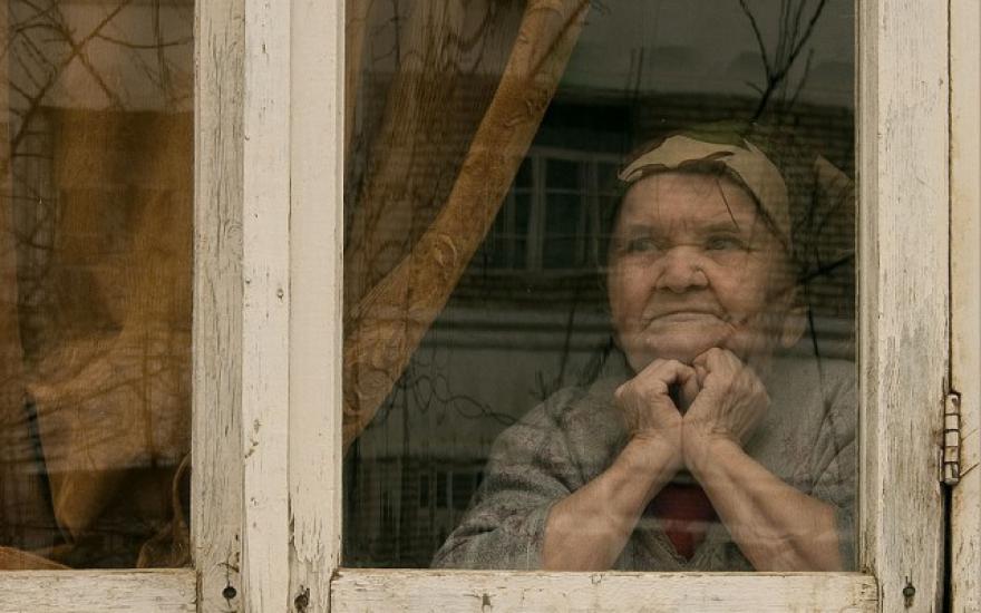 Одиноких пенсионеров могут освободить от взносов на капитальный ремонт жилья