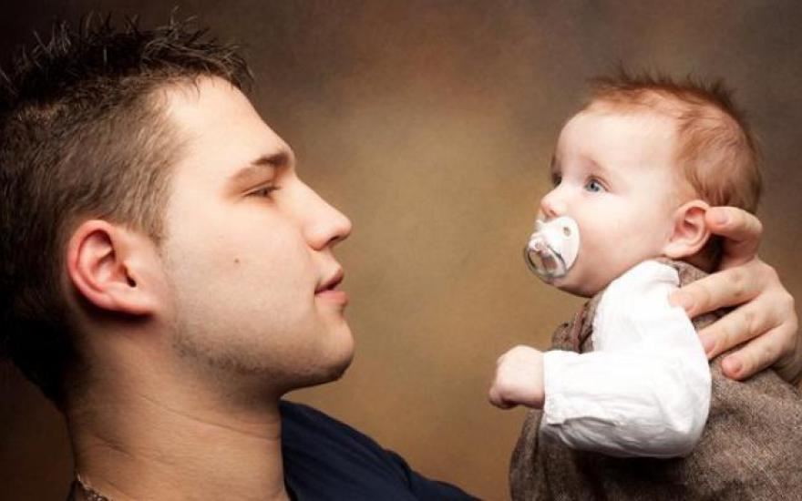 Отцовство в ранней молодости сокращает жизнь