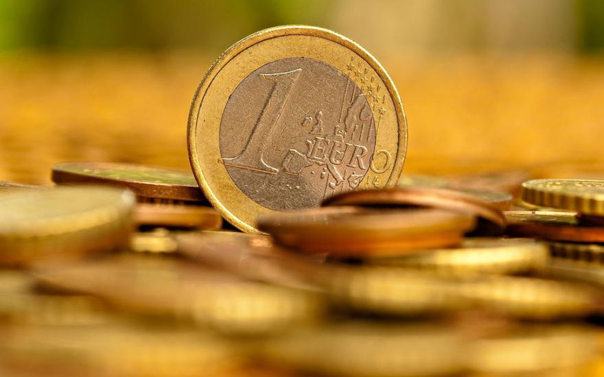 Курс евро 20 августа превысил отметку в 75 рублей