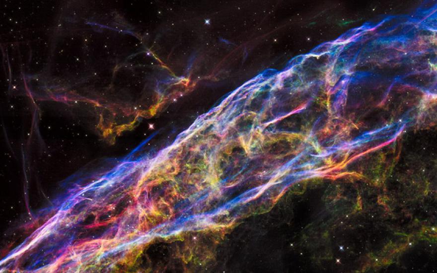 Телескоп «Хаббл» сделал детальный снимок Туманности Вуаль.
