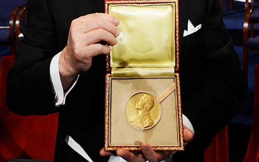 Размер Нобелевской премии впервые за 15 лет составит меньше $1 млн
