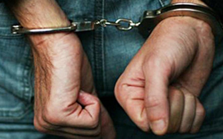 В Кургане поймали дилера-рецидивиста с крупной партией наркотиков