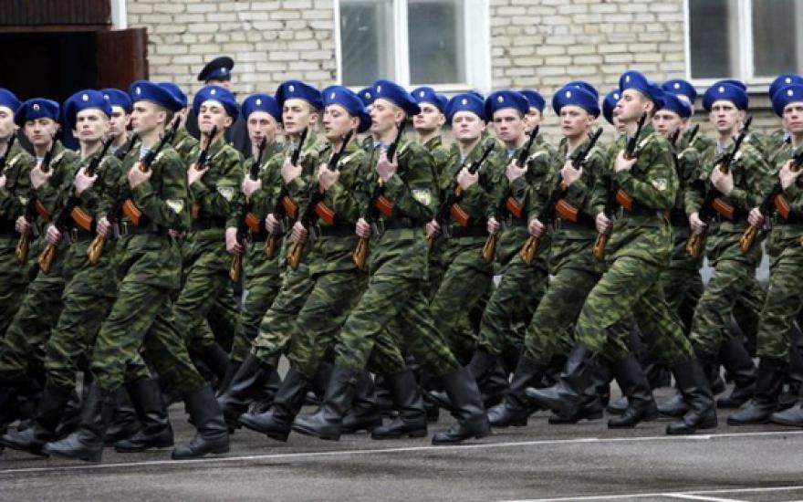 ВЦИОМ: россияне снова полюбили армию
