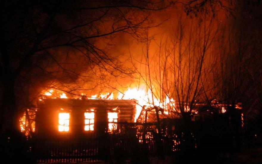 В Зауралье в пожаре погибли двое детей