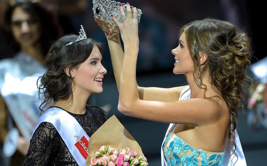 Зауральская королева красоты передала корону новой «Красе России».