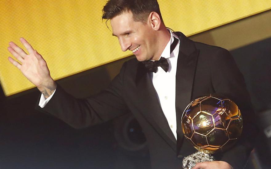 Аргентинский футболист Лионель Месси стал пятикратным обладателем «Золотого мяча»