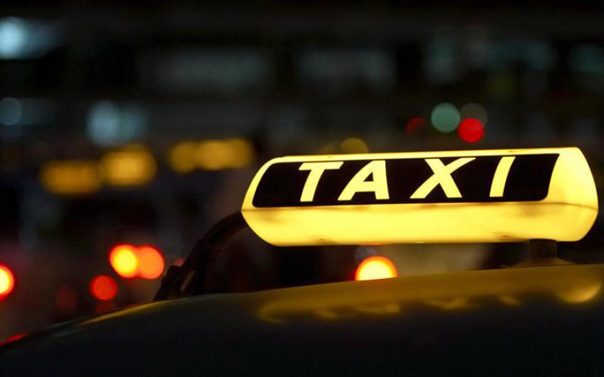 В Зауралье таксисты разрешения на перевозки смогут получать в МФЦ