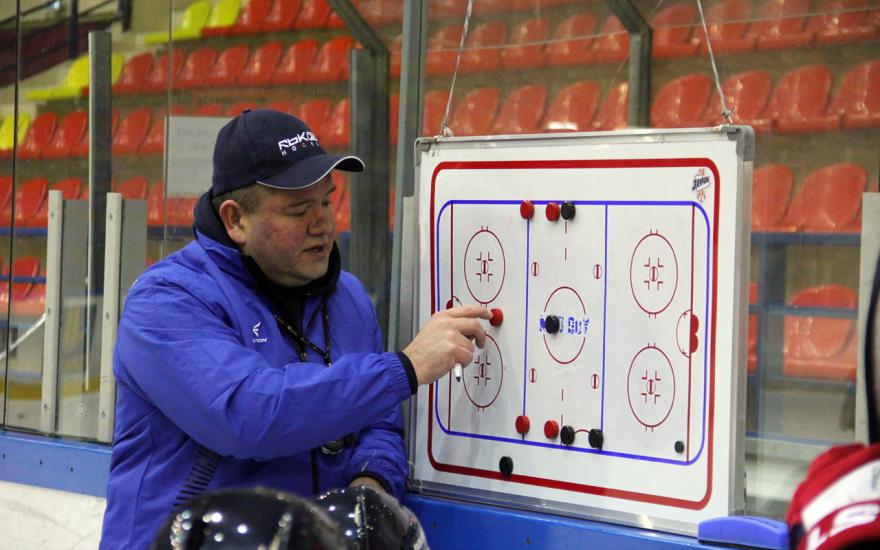 Альберт Логинов покинул пост главного тренера «Зауралья». Имя нового наставника объявят позже
