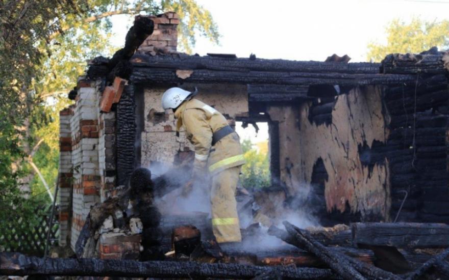 В Зауралье пожар, в котором погибли дети, произошел из-за неосторожного обращения с огнем