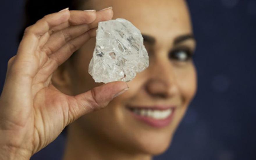 Самый крупный алмаз в мире не удалось продать на аукционе