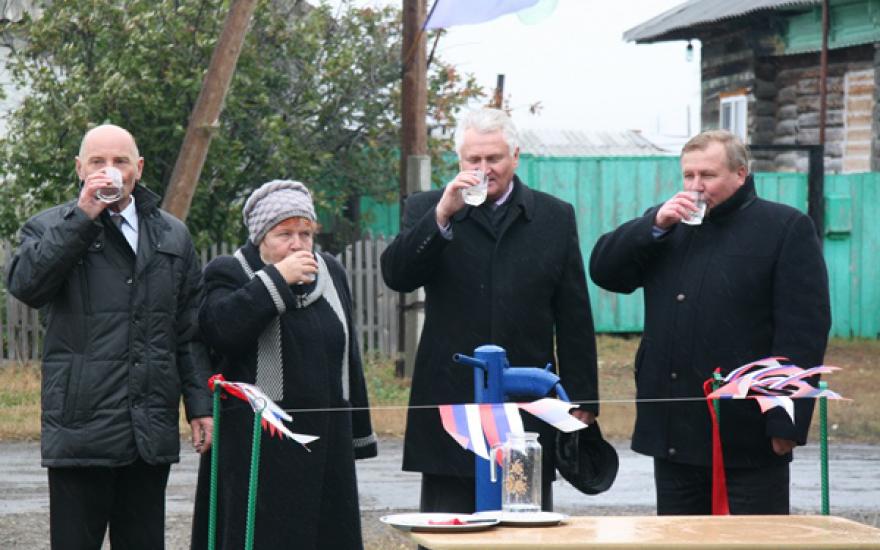 В селе Башкирском Половинского района появился водопровод