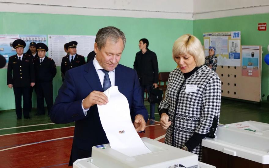 Выборы-2016: губернатор Курганской области проголосовал в Шадринске