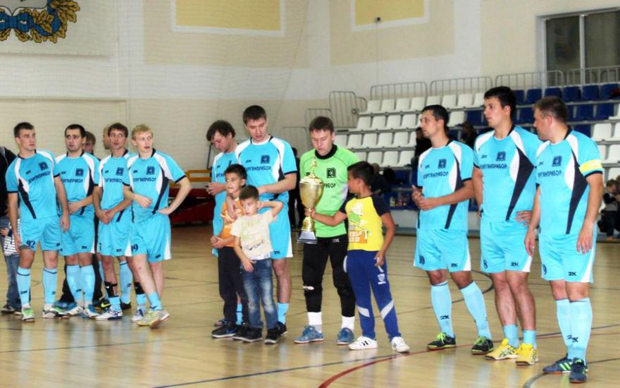 ФК «Курганприбор» выиграл первый трофей нового областного мини-футбольного сезона.