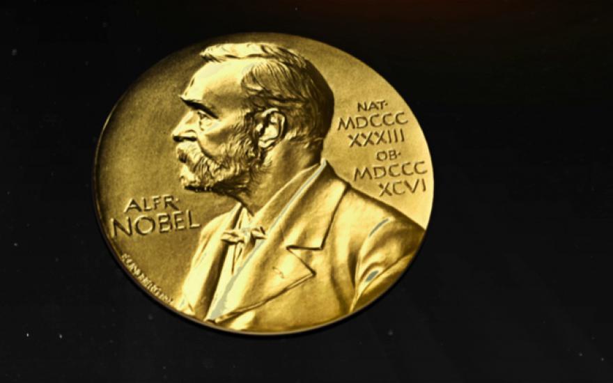 Нобелевскую премию по физике получили ученые за исследование в области топологии материи