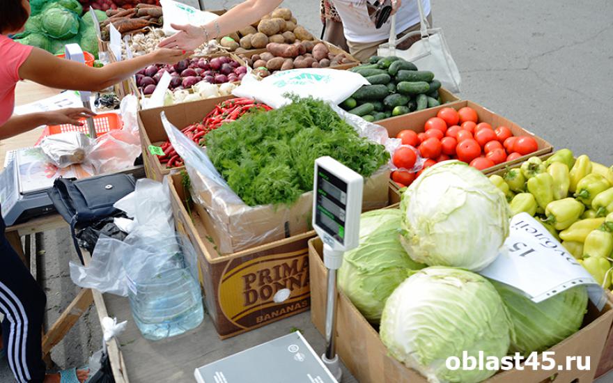 В России за неделю подскочили цены на огурцы и помидоры