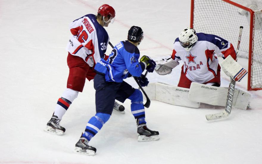 «Мы не наработали даже на один гол»: курганские хоккеисты уступили чеховской «Звезде»