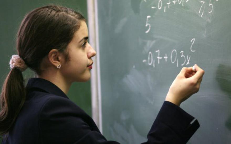Курганские школьники стали серебряными призёрами уральских математических боёв