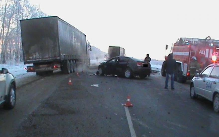 В Курганской области водитель без прав устроил крупное ДТП. Погибли два человека