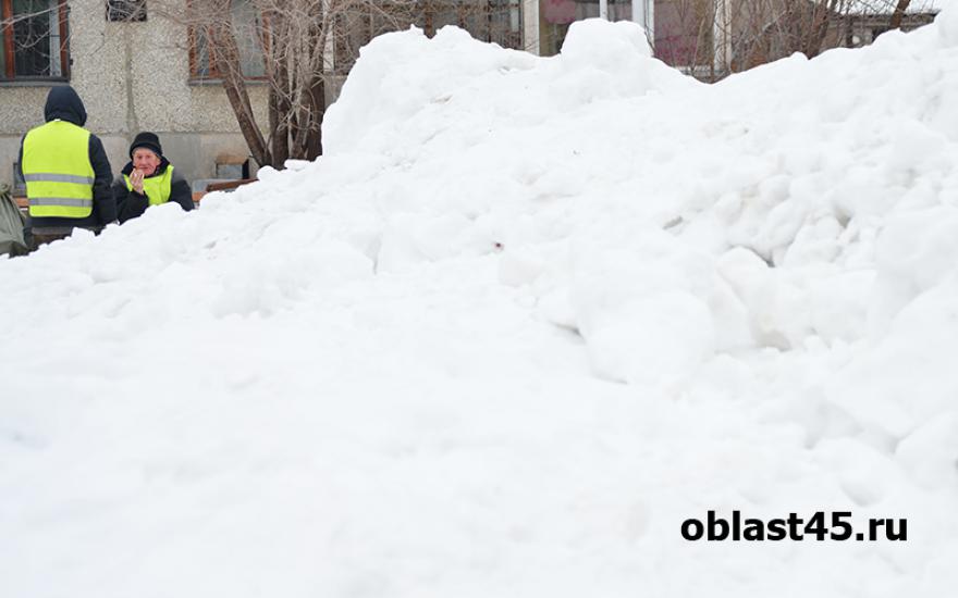 С улиц Кургана за выходные вывезли 2,5 тысячи тонн снега