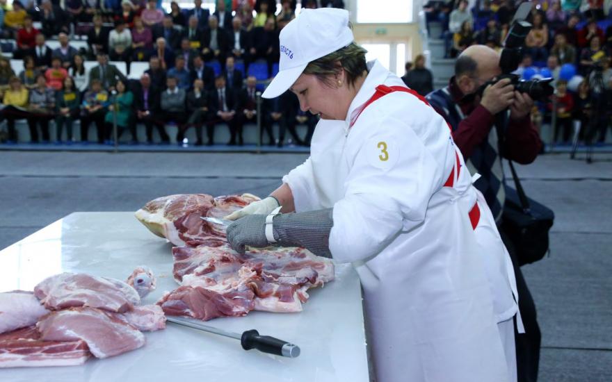 Разделка свиной полутуши, проекты и лотерея: в Курганской области пройдут окружные конкурсы