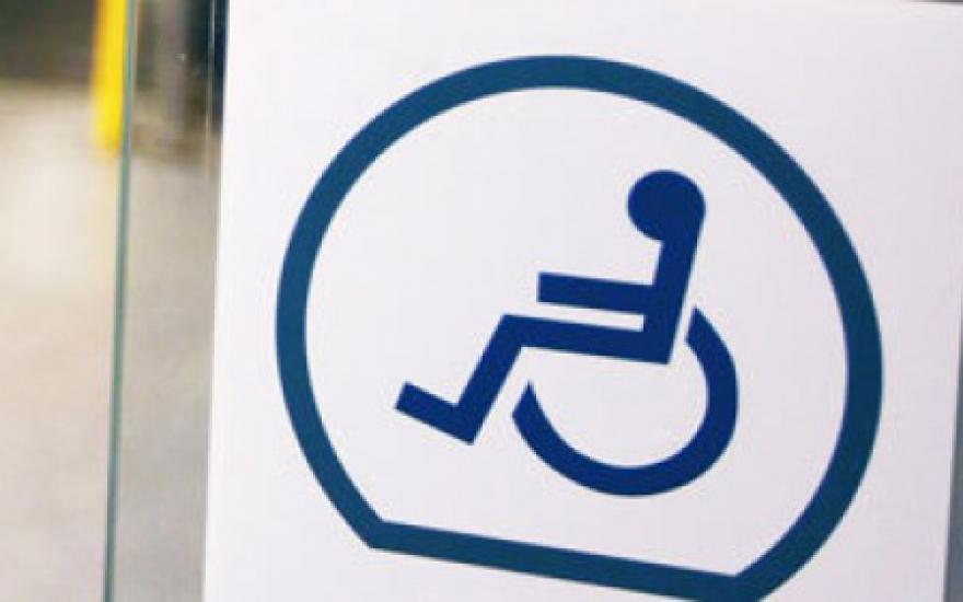 В Кургане в детской поликлинике появится лифт для инвалидов