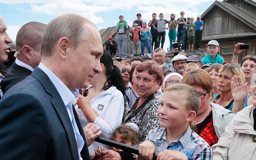 Почти половина россиян считают, что Президент должен решать проблемы регионов