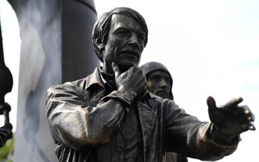 Открылся первый в мире памятник режиссеру Андрею Тарковскому