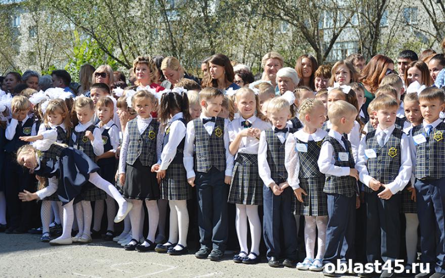 В России треть школьной формы признали фальсификатом