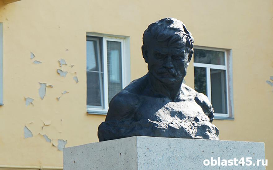 «Историю не переделаешь»: в Кургане открыли памятник Дмитрию Пичугину.