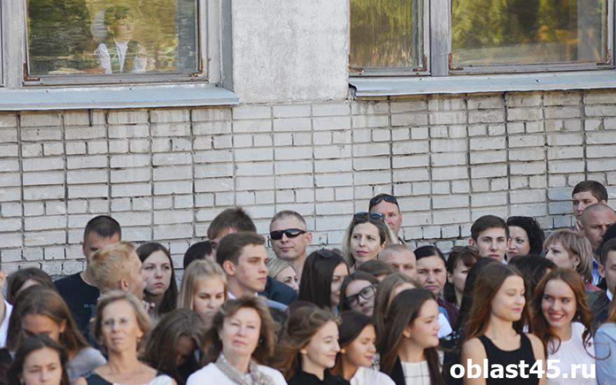 В России за школами планируют закрепить воинские части